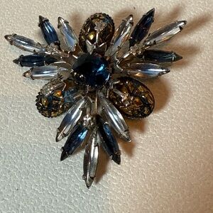 Molded Glass Cabochon & Shades Of Blue Navette Rhinestone Brooch Unsigned Vntg